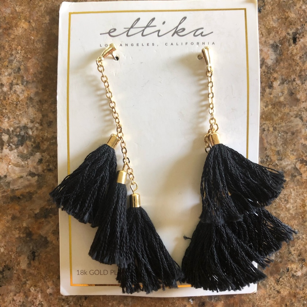 Dangly fringe earnings